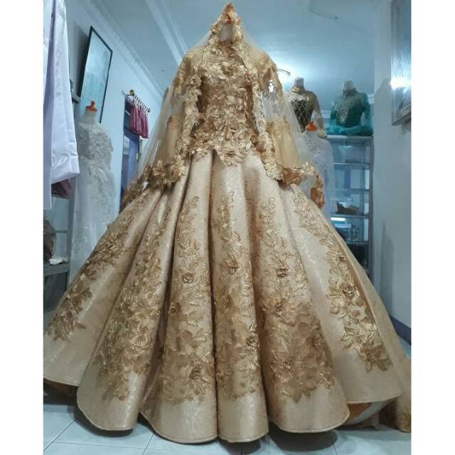  Gaun Pengantin Warna Merah Gold