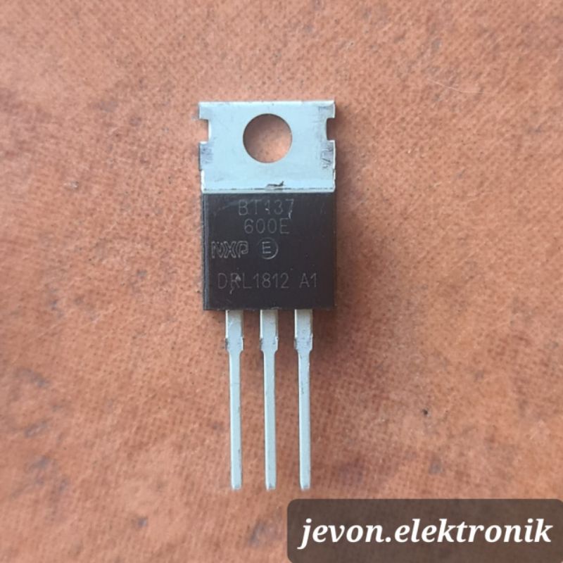 IC Transistor BT 136 137 NXP TR BT136 BT137