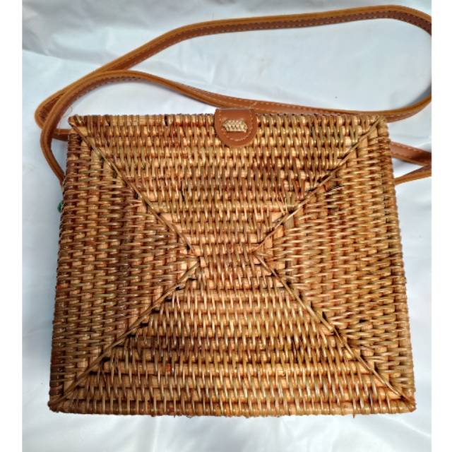 (BISA COD) TAS SELEMPANG ROTAN PERSEGI PANJANG UKURAN 20x17x7 cm - SLING BAG WANITA OOTD