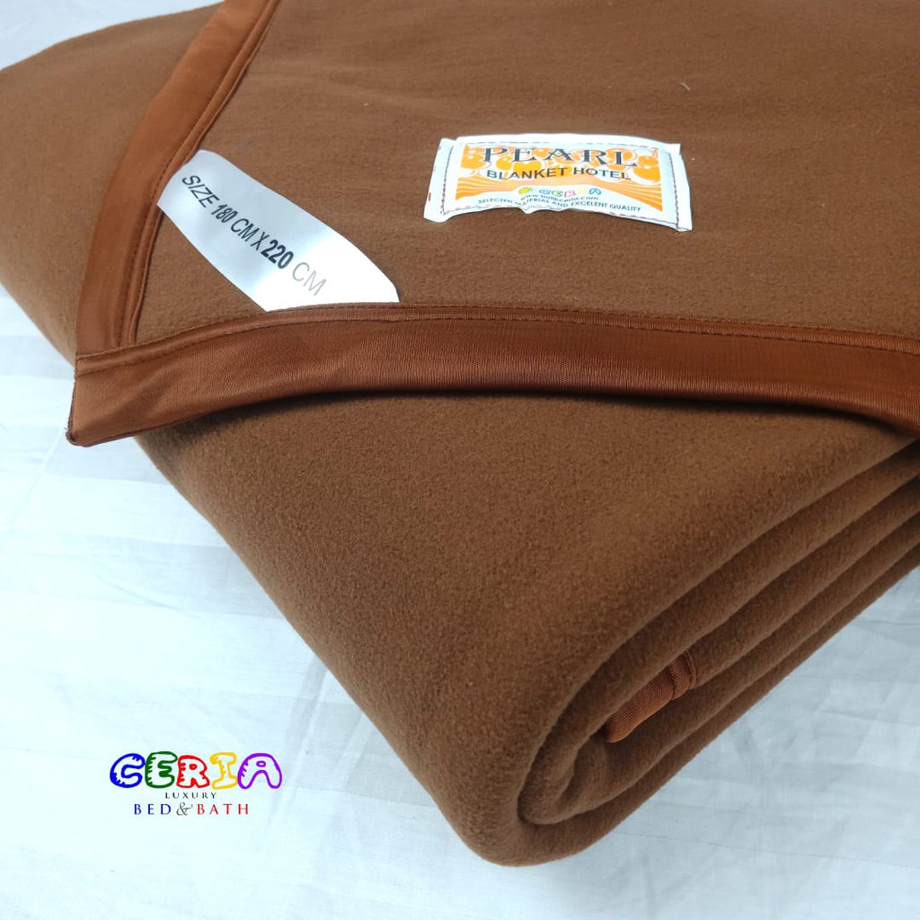 Selimut Polos Hotel Tebal Hangat Dewasa PEARL 150x200 COKLAT TUA