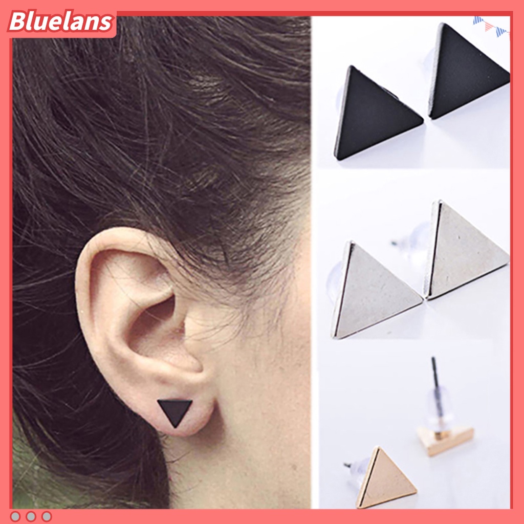 1 Pasang Anting Stud Bentuk Segitiga Bahan Alloy Gaya Punk Untuk Wanita