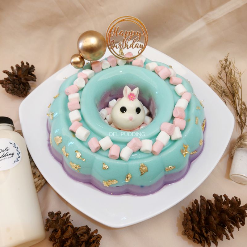 

Bunny Mallow Premium Pudding Ulang Tahun 24cm