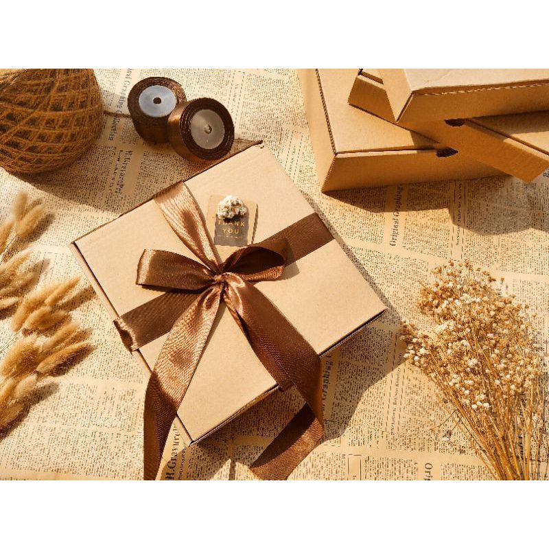 

Box Hampers /Box kado/ kotak kado / gift box / BACA DESKRIPSI YAA