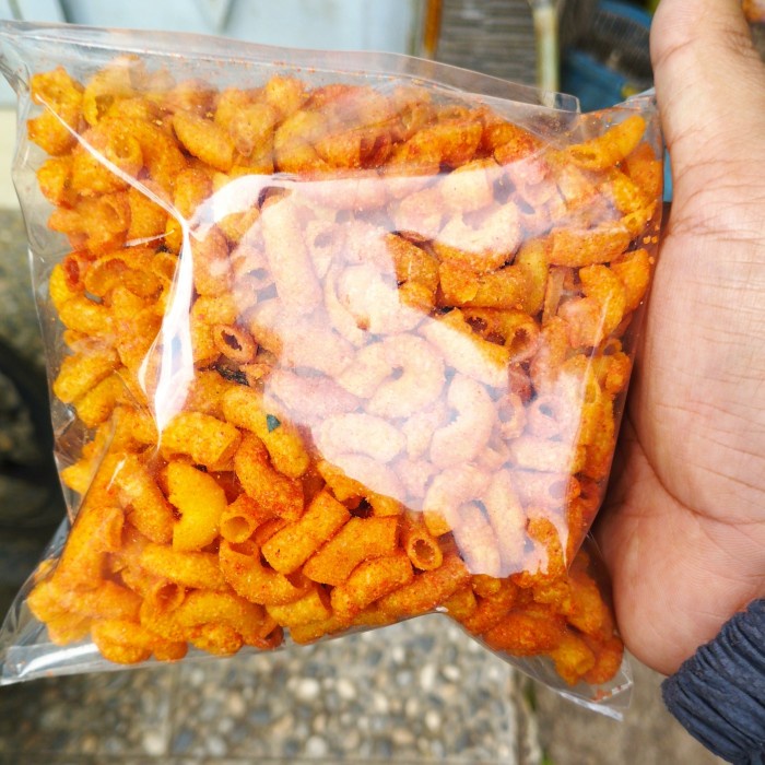 

Makaroni Pedas 500gr Daun Jeruk - Makaroni Daun Jeruk Pedas - Snack Makroni Renyah