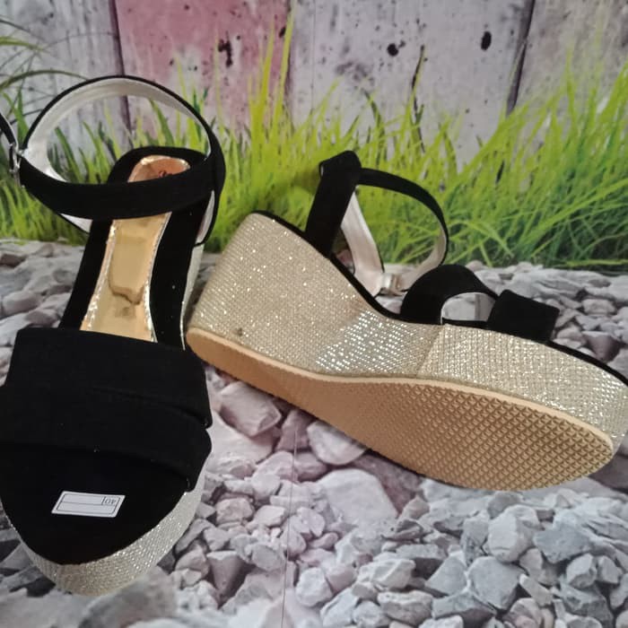 Sandal Wedges Wanita Tali Nesya SDW287 Hitam