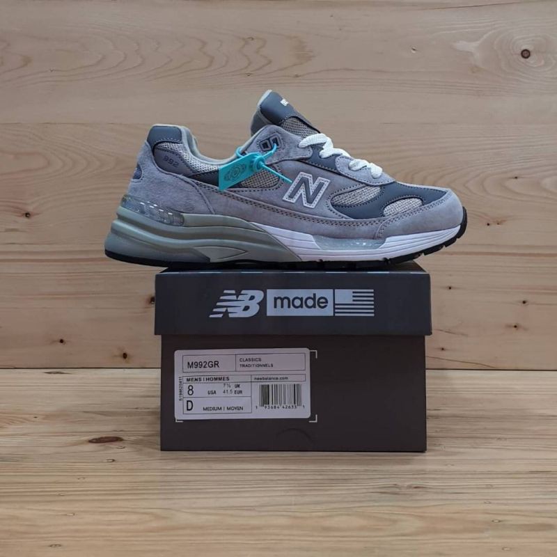 NEW BALANCE M992 GREY