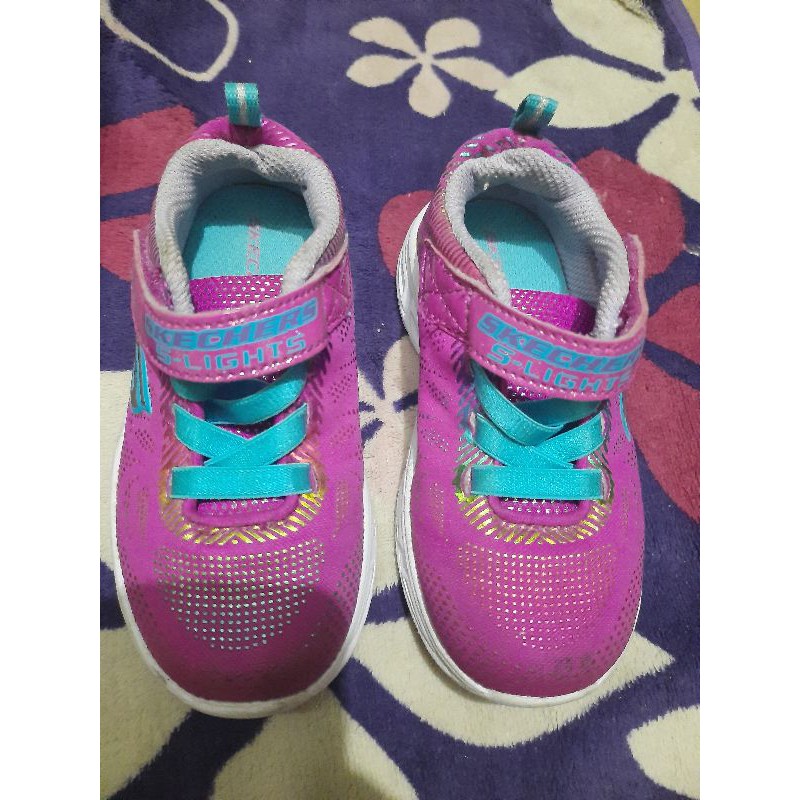 Sepatu skechers anak original