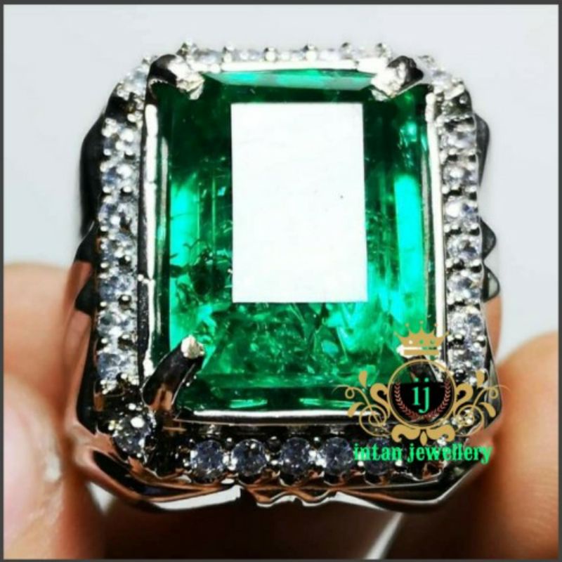 natural zamrud Rusia kotak ajib