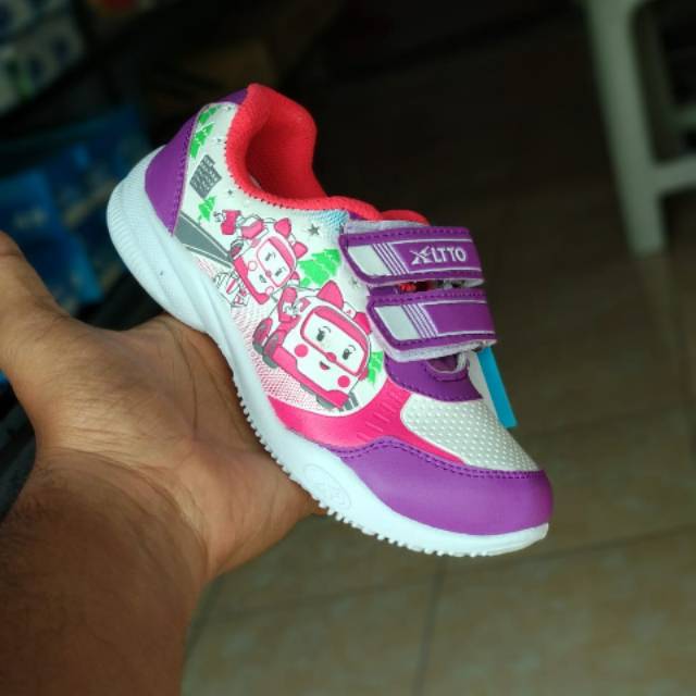 Sepatu anak perempuan kreket alto