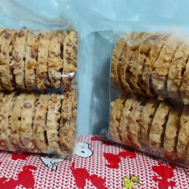 

Rempeyek Kembang Goyang