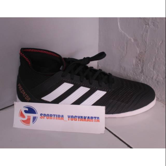 Sepatu Futsal Adidas Predator Tango 18.3