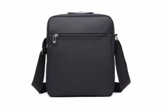 Navy Club Tas Selempang Tablet Ipad Tahan Air 5550 - Hitam