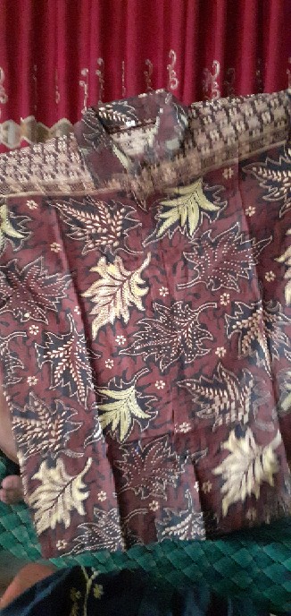 Kemeja Batik Pria Lengan Pendek Motif Daun Jati