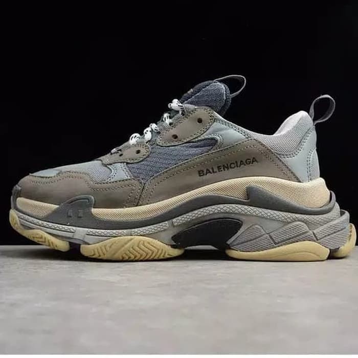 Terlaris Sepatu Balenciaga Triple S 4 0 Super Mirror Super  Good Quality ver