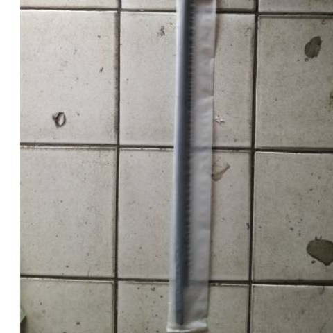 Pelipit/list kaca depan kiri Toyota Ist