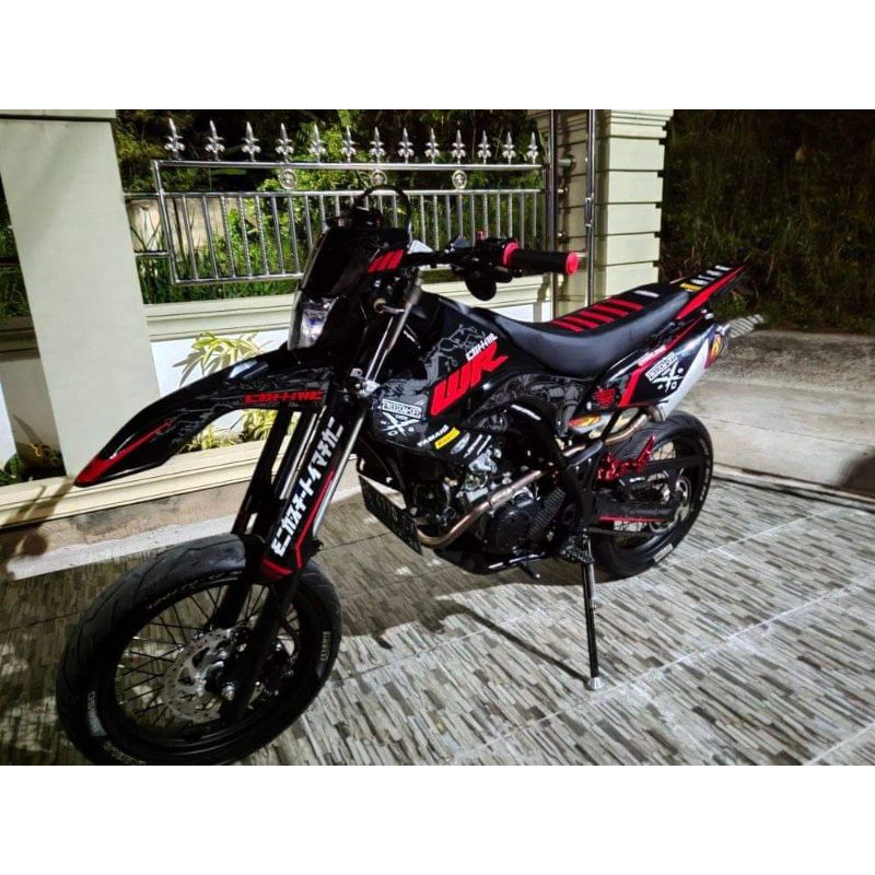 Decal sticker Wr 155 hitam merah bebas custom nama nomer warna
