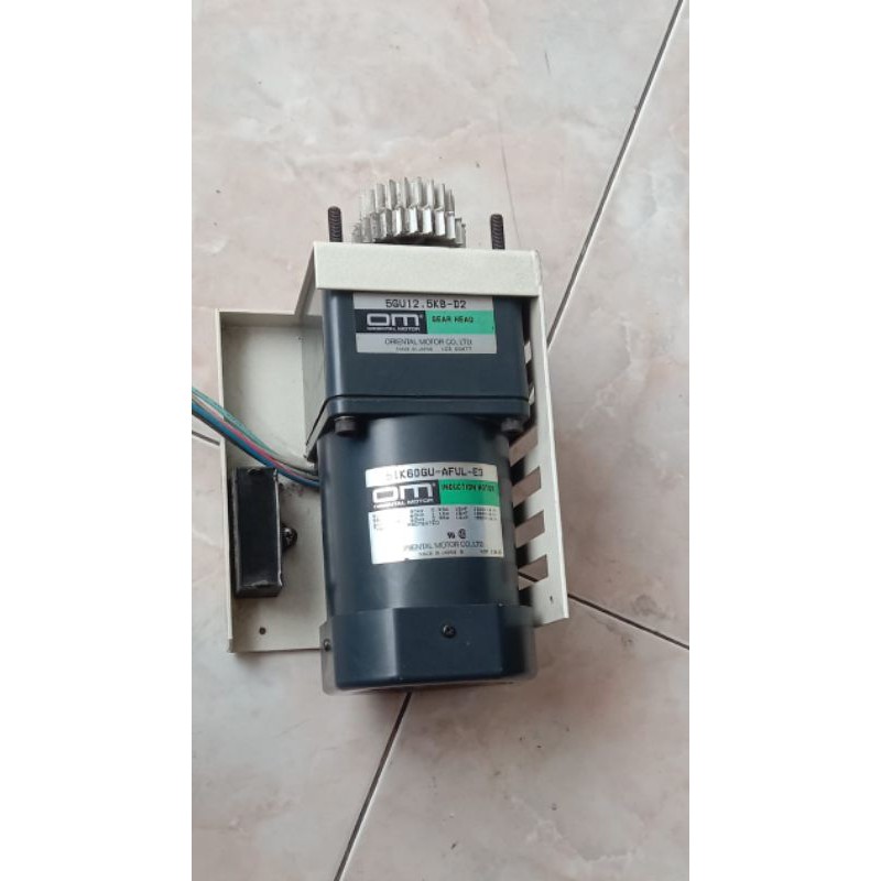 Oriental Motor Gearbox Ac 100-115V Ac 60W Ratio 1:12.5 barang mulus