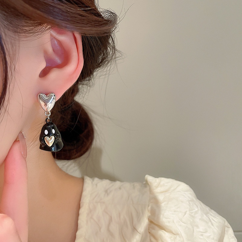 Anting Tusuk Motif Hantu Hati Lucu Ala Harajuku Warna Hitam Untuk Wanita