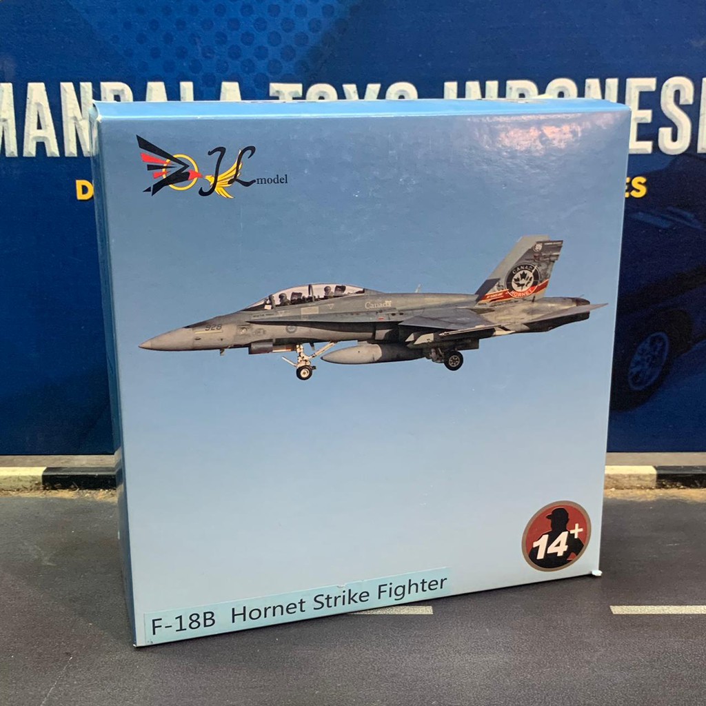 JL Model F-18B Hornet Strike Fighter Skala 100