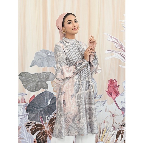 Celebes Tunic in Rosewood - Wearing Klamby - XS