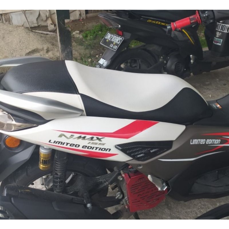 TUTUP COVER PIJAKAN BODY SAMPING NMAX NEW CARBON GOZIMA