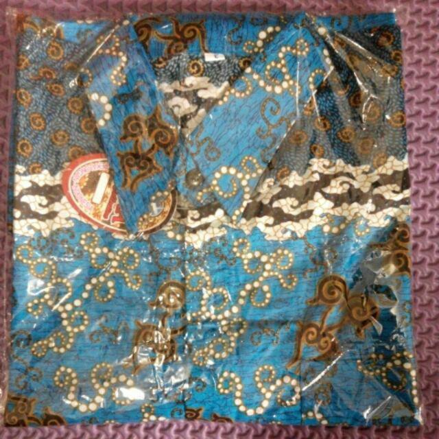 Kemeja Batik Pria Modern Motif Bintang Laot