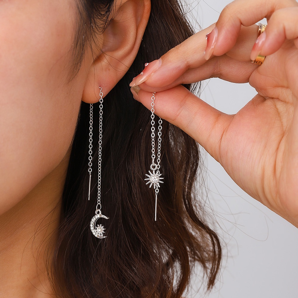 1 Pasang Anting Tusuk Gantung Asimetris Desain Matahari + Bulan Sabit + Rumbai Silver Hias Zircon Untuk Wanita