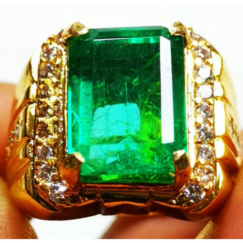 Batu zamrud chatam colombia