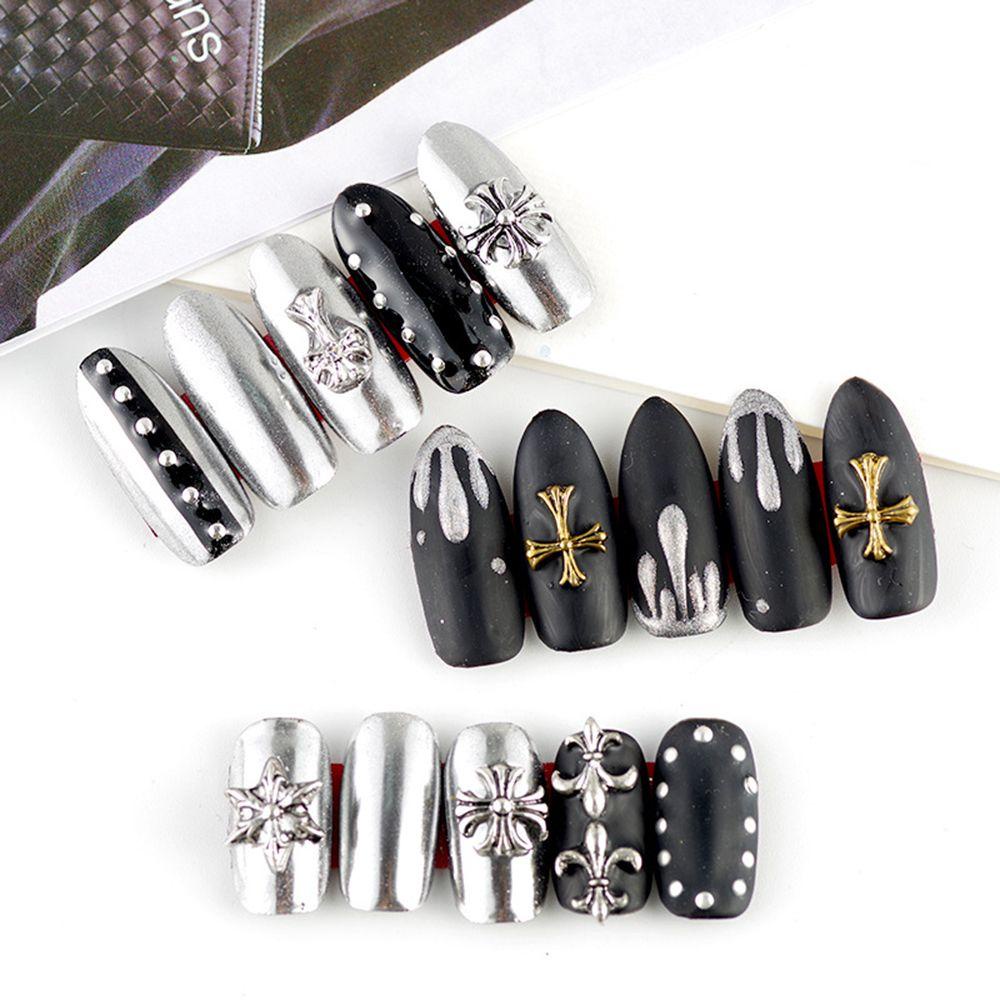 Mxbeauty Gagak Hati Nail Art Perhiasan Cahaya Mewah Metal Cross Desain Neo-Gotik Rivet Perhiasan Retro DIY Nail Art Ornamen