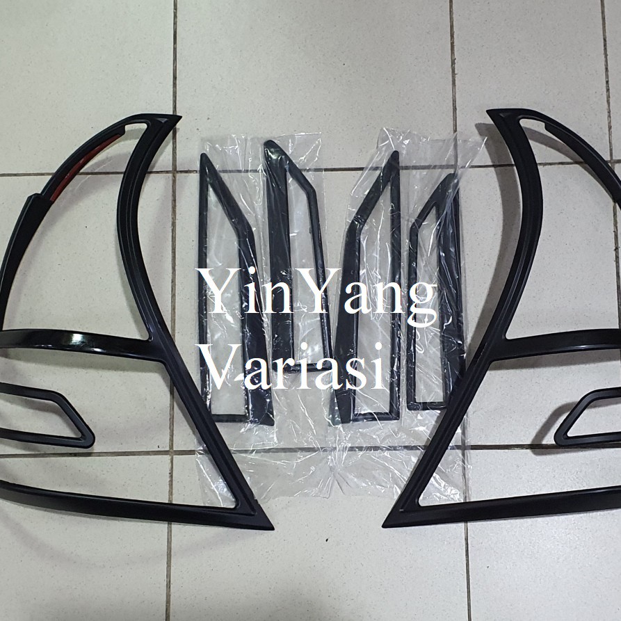 Garnish Belakang Avanza / Xenia 2019 2020 Hitam Black Doff