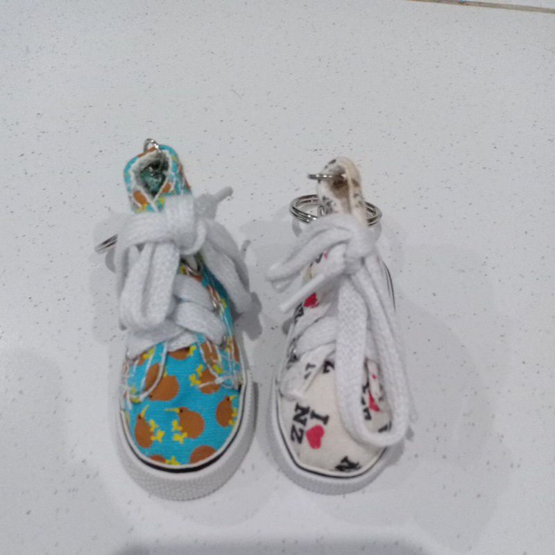 Preloved gantungan kunci sepatu new zealand