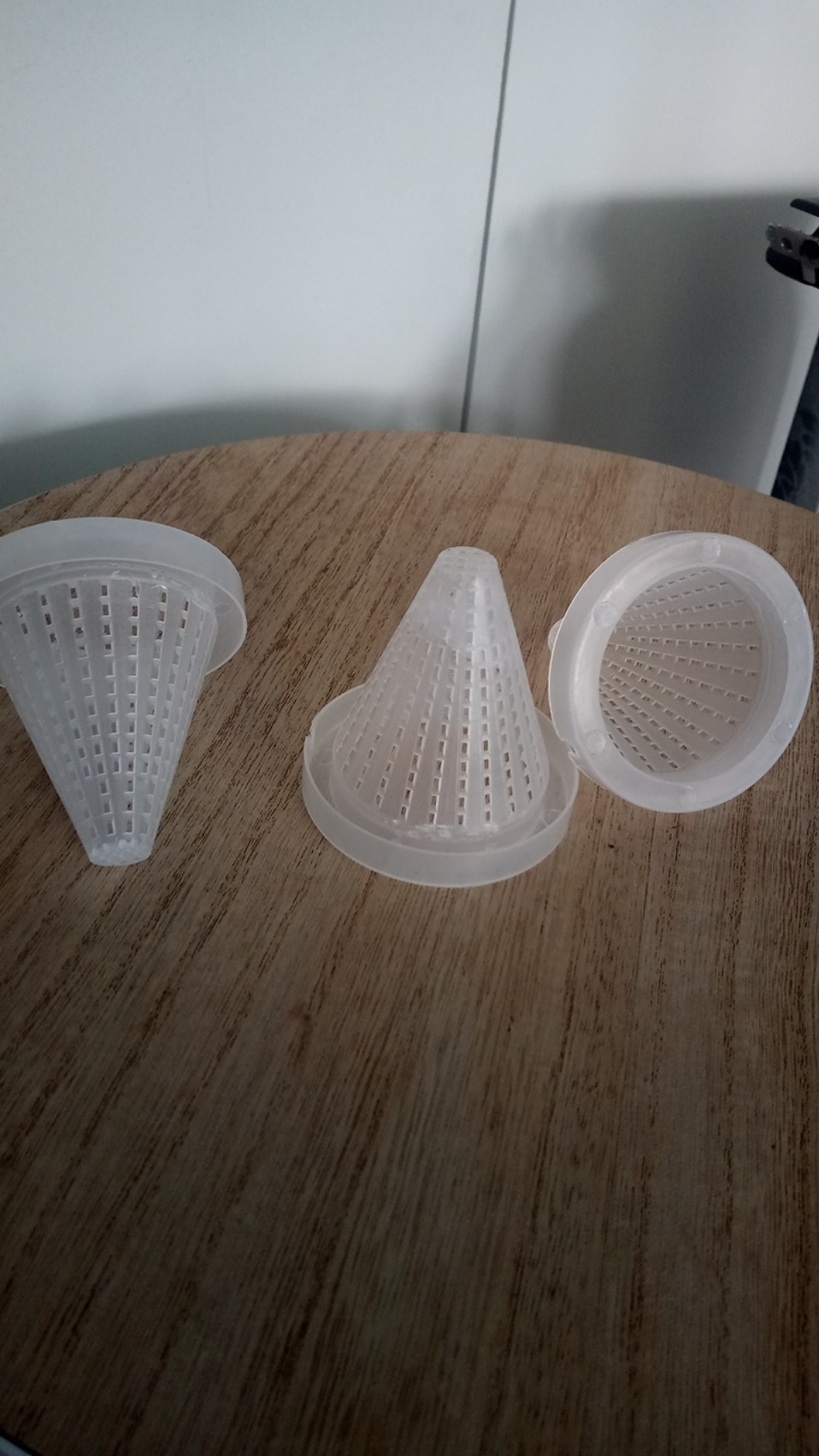 Corong Casut Cacing Sutra/ Tempat Pakan Ikan/ Tempat Cacing Sutra Merk Yang/ Corong Cacing Sutra