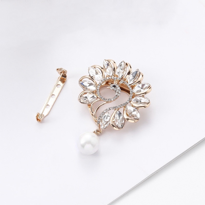 Bros Pin Bentuk Bunga Aksen Mutiara Dan Berlian Imitasi Gaya Korea Untuk Aksesoris Syal