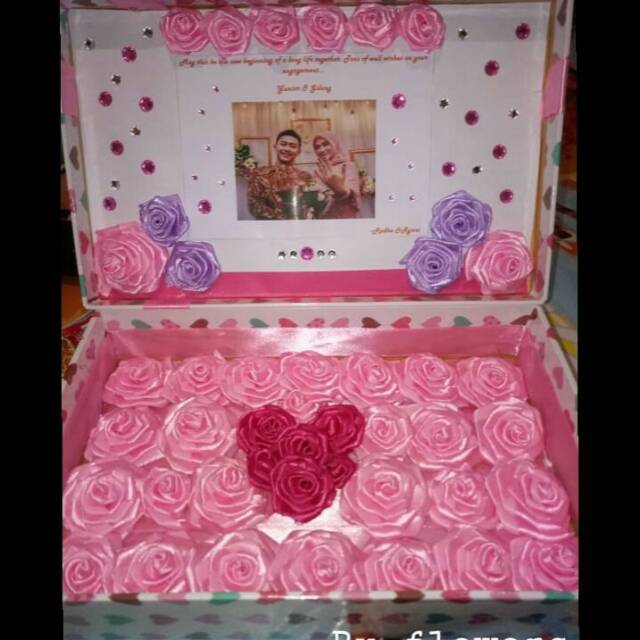 

Flower gift box