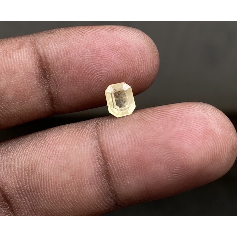 Natural Yellow sapphire Ceylon Srilanka batu yellow safir selon Srilangka Dim 7x5.5x3.5
