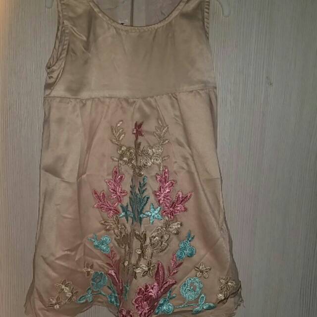 Gaun Pesta Anak 2 tahun Cream Bordir Bunga preloved