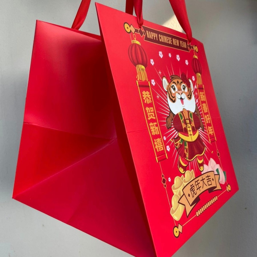 

(5pcs) paper bag dus eggtart imlek goodie bag dus kue brownies paperbag hampers motif pretty tiger size 27x27x27 cm