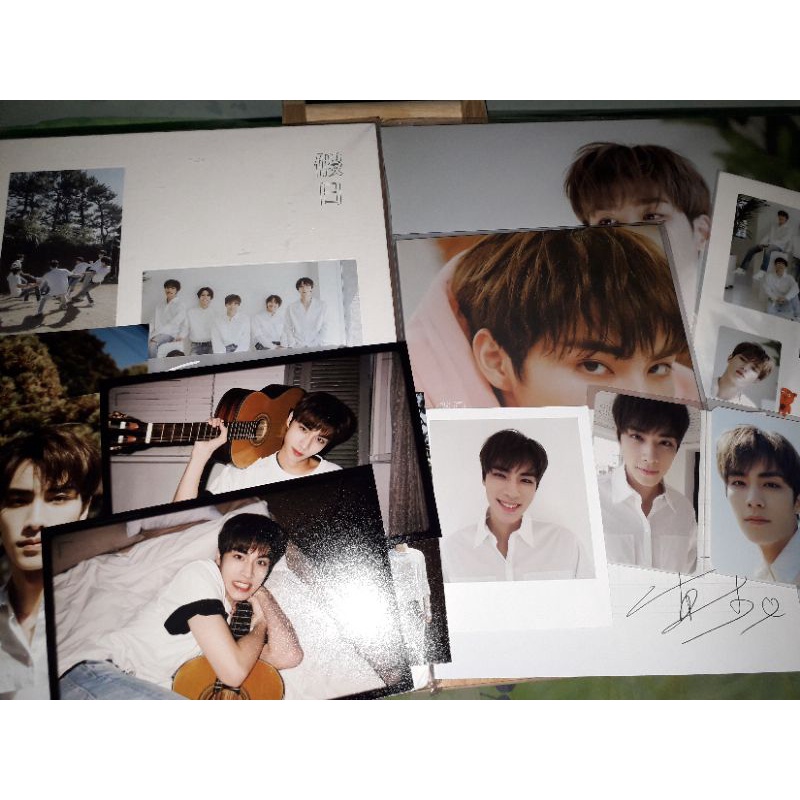 WayV Holiday Photobook Xiaojun Set PC with Yizhiyu POB Photocard Benefit