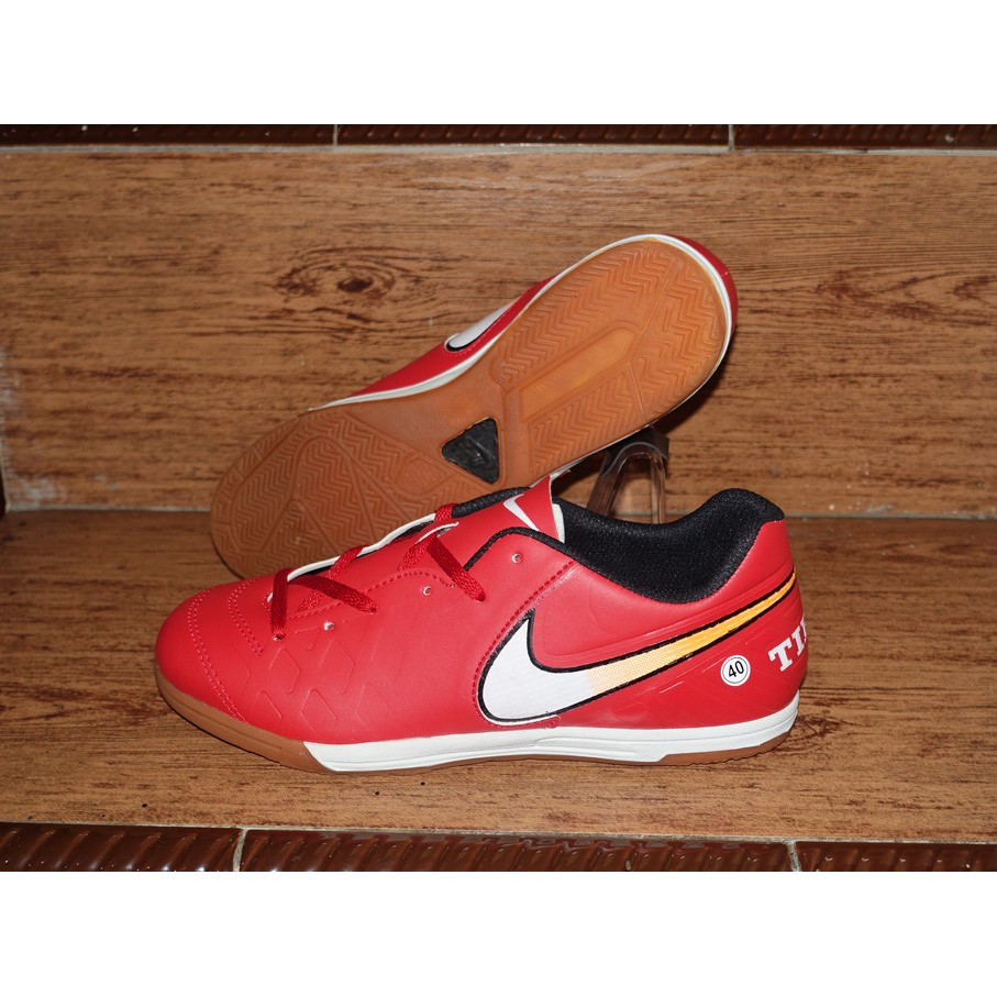 nike tiempo legend 42