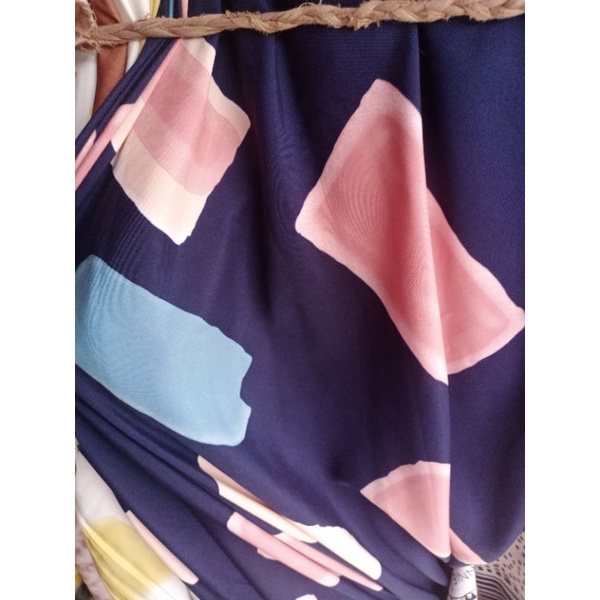 kain maxmara dualipa motif abstrak