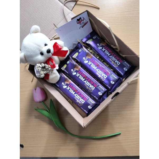 KADO COKLAT CADBURY/HAMPERS COKLAT/GIFT BOX COKELAT CADBURY/KADO WISUDA/ KADO PREMIUM