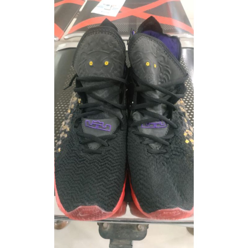 sepatu nike lebron size 44.5