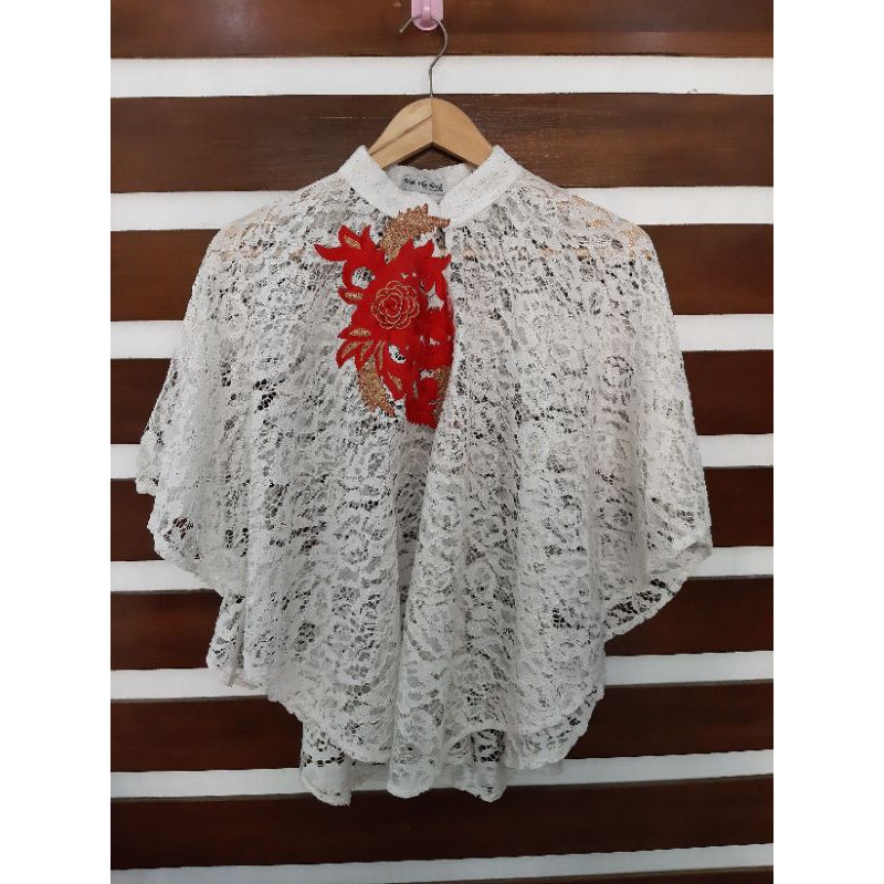 PRELOVED OUTER KEBAYA ANNE AVANTIE