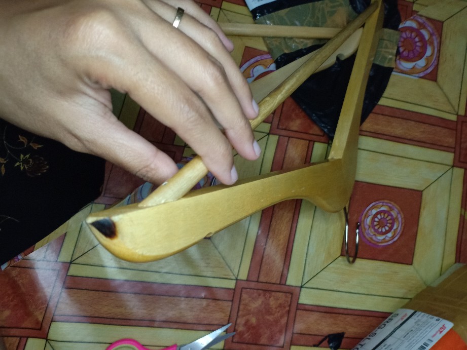 Hanger Kayu Palang ( Per Pcs )