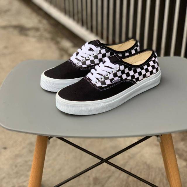 Vans authentic Black Checkerboard