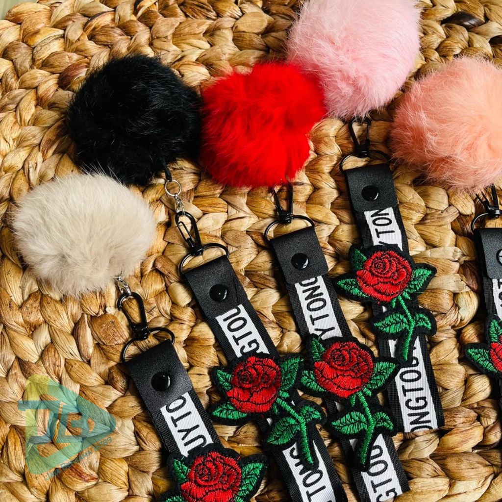 Cantolan Gantungan strap hiasan Tas Kunci Mobil Motor Aksesoris Motif Bulu pom pom Pompom Serbaguna JB5533