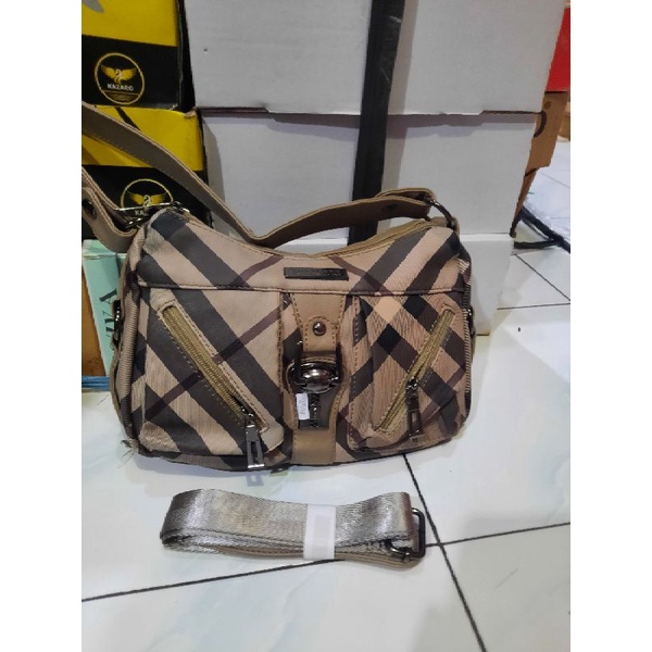 Tas wanita slempang burberry