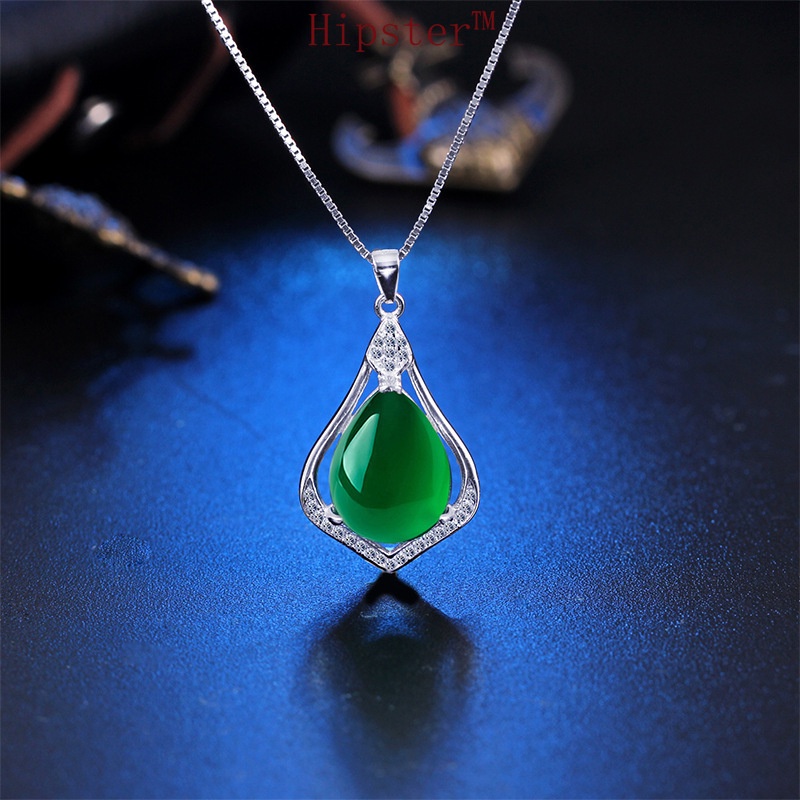 Retro Diamonds Light Luxury White Gold Color Simple Hollow Pendant Necklace