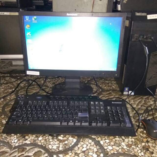 Komputer Lenovo fullset siap pakai