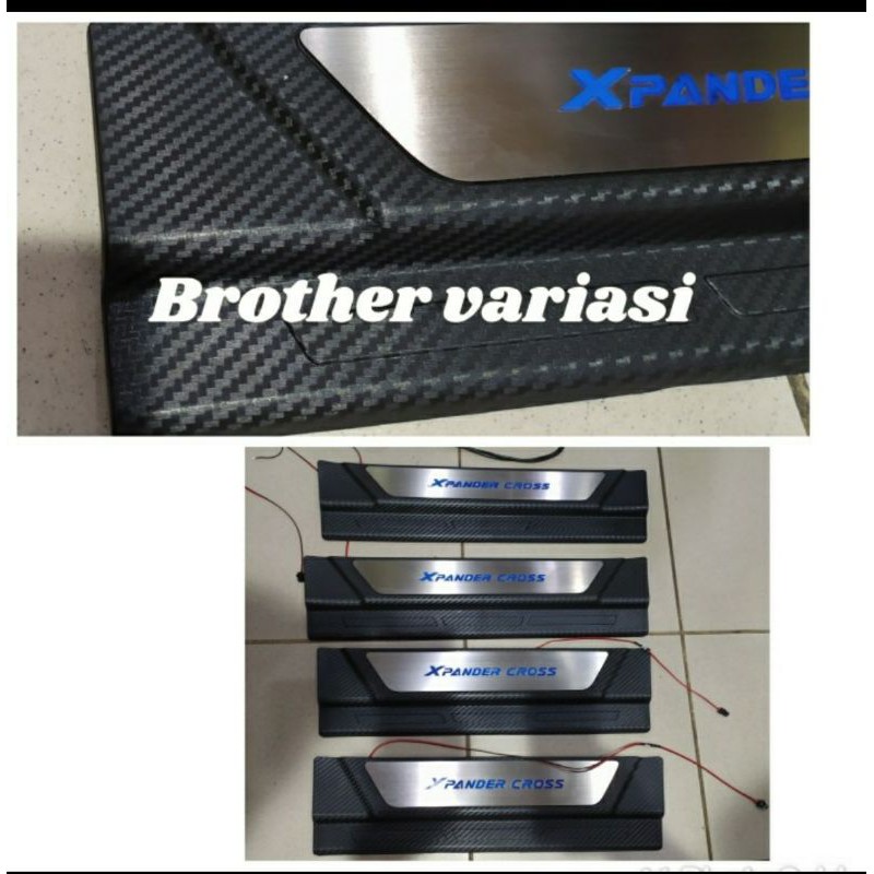 Sillplate pintu samping xpander cross 2020 motif carbon with lamp